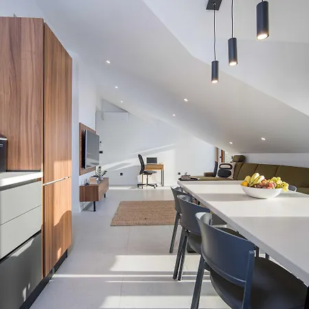 Oleander Urban Suites, High-speed Internet, At 250, Pet Friendly 아파트 트로기르