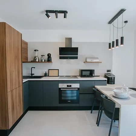 Oleander Urban Suites, High-speed Internet, At 250, Pet Friendly * 特罗吉尔
