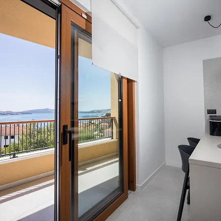 Oleander Urban Suites, High-speed Internet, At 250, Pet Friendly * 特罗吉尔