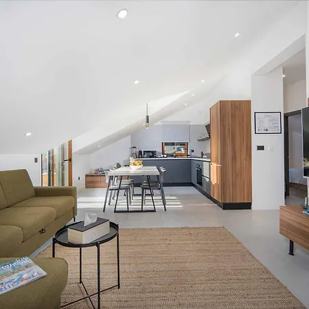 Apartment Oleander Urban Suites, High-speed Internet, At 250, Pet Friendly *