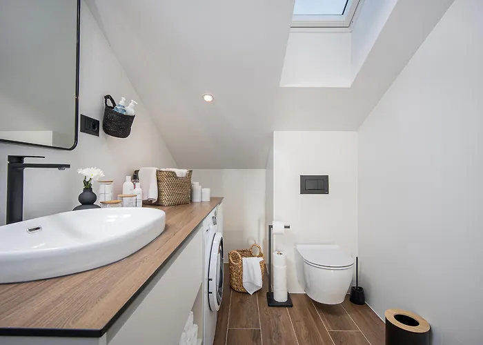 Apartment Oleander Urban Suites, High-speed Internet, At 250, Pet Friendly Trogir